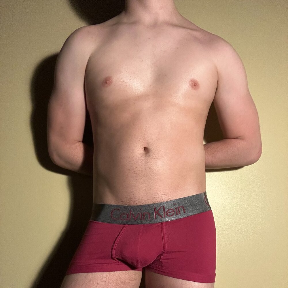Calvin Klein Low Rise Trunk Men's Zinc (Purple, Medium)